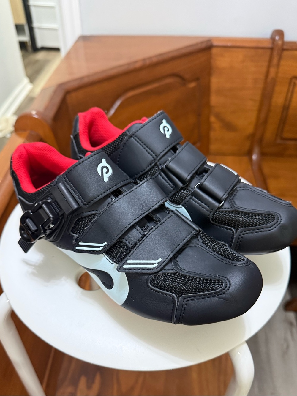 Womens Sz 40/9 Peloton Cycling Shoes